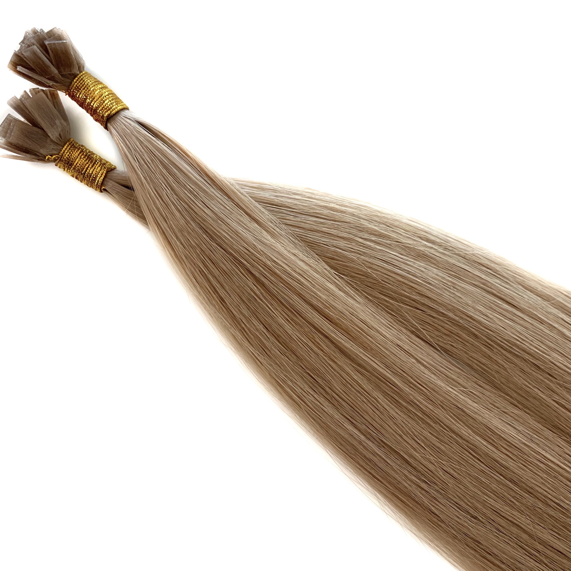 Keratinhår i färg Dark Blonde - en mellanblond till blond färg med kalla till beige undertoner från Ana Sweden